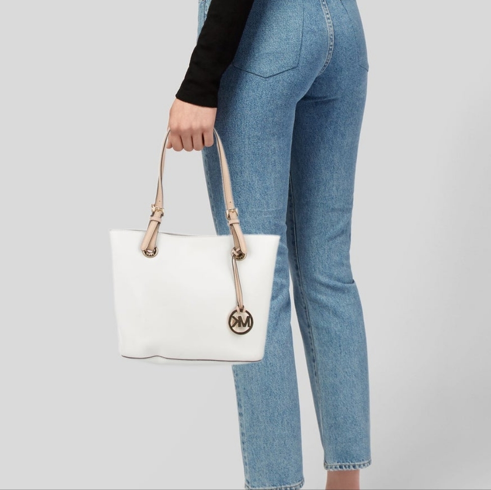 Michael Kors Yet Setter tote bag . - Picture 2 of 14